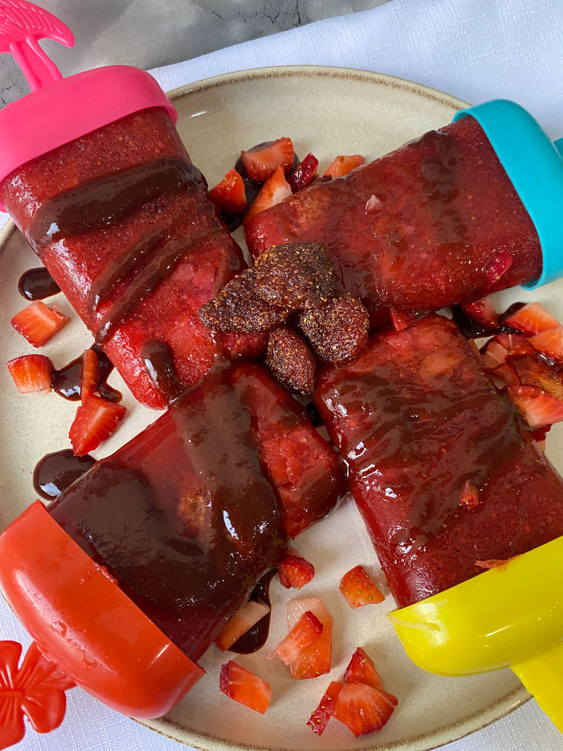 Paletas de Fresa con Chamoy